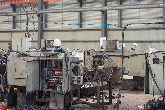 和龙网架配件-锥头加工车间